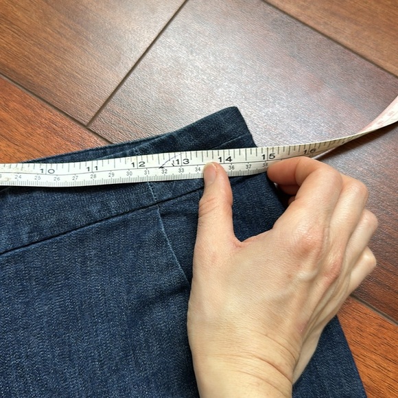 Banana Republic Hampton fit women denim shorts size 26/2 petite - Picture 2 of 5